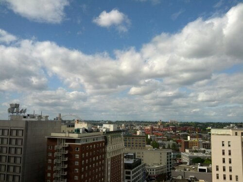 portland-blue-sky-crack-in-the-clouds