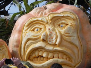 Half-Moon-Bay-Giant-Pumpkin-Carved-2011